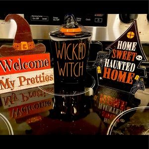 Rae Dunn Halloween witch mug with topper